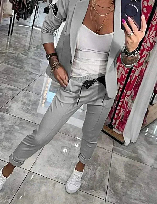 Adriana - Elegantne komplekt