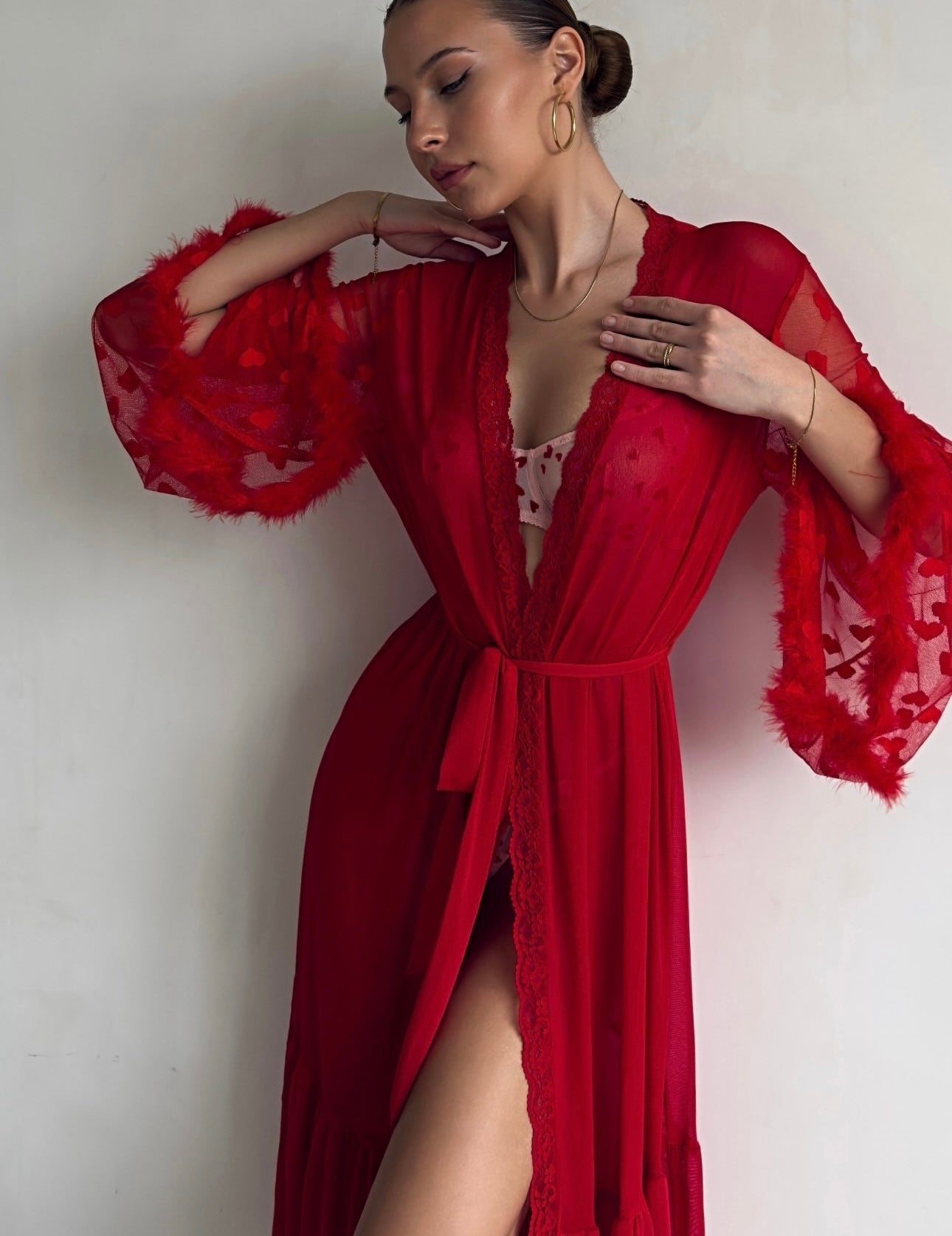 Ilinca – Läbipaistvast pitsist kimono