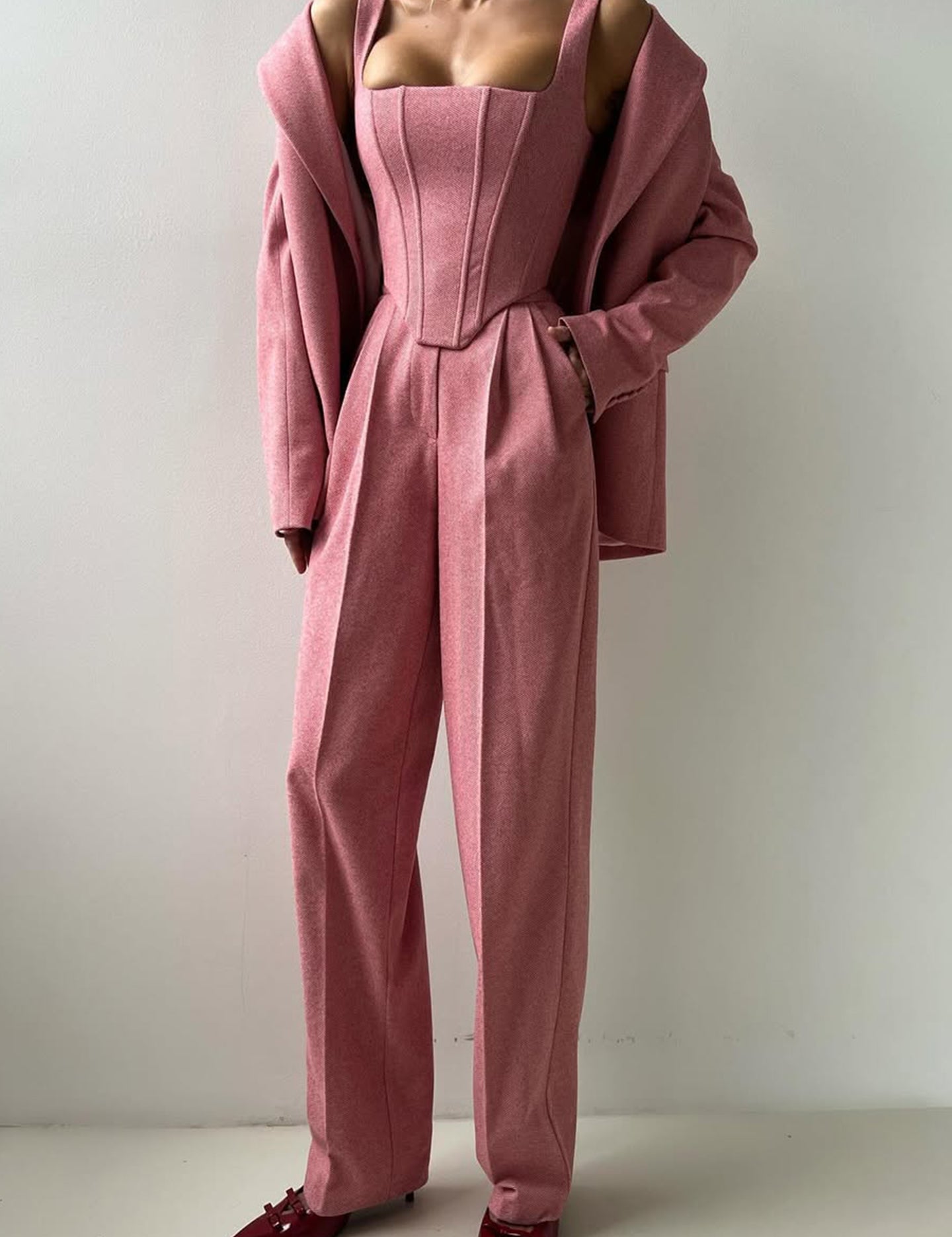Elegantsus - Kolmeosaline komplekt