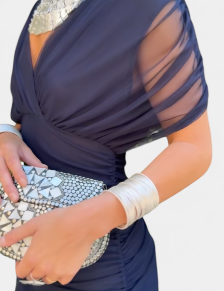 Luana - Elegantne V-kaelusega kleit