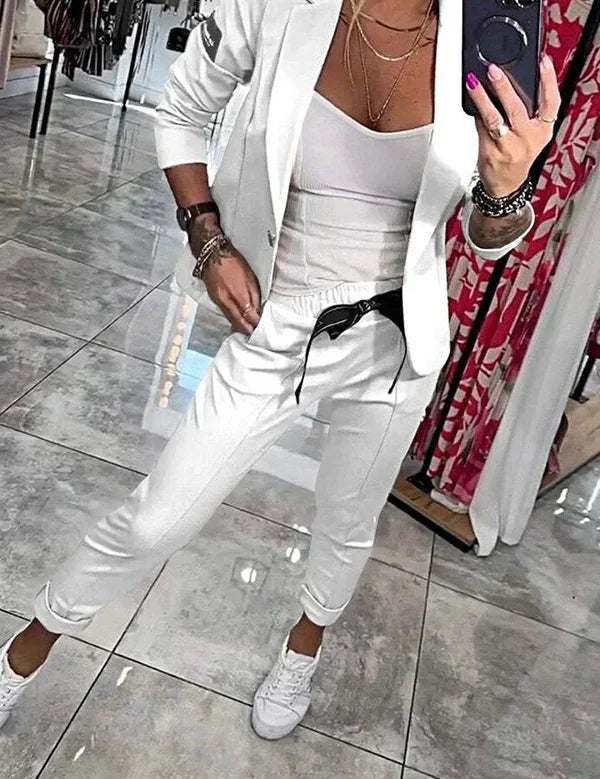Adriana - Elegantne komplekt